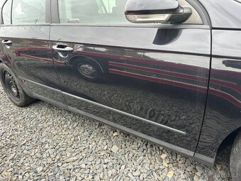 VW Passat B6 přední dveře barva LC9X - 3