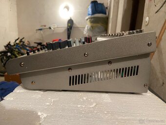 Crate Audio CMX42P napájený mini mixážní pult 2x50W - 3