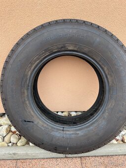 Pneu 225/75r16 c - 3