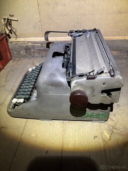 Psací stroj Consul - 3