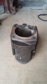 Robur válec motoru - 3