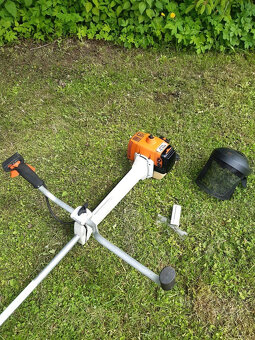 Výkonný křovinořez STIHL FS-4128 s rozsáhlým příslušenstvím - 3