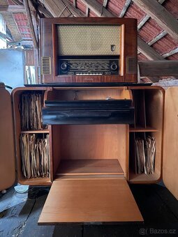 Gramofón Halabala + radio - 3
