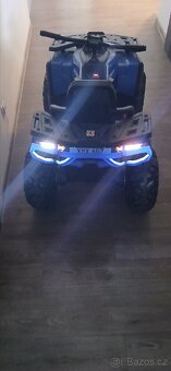 Prodám elektrickou čtyřkolku s dálkovým ovladačem. - 3