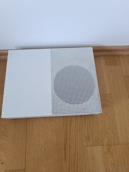 Xbox one S plus 1 bílý ovladač - 3