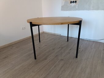 Krásný kulatý stůl, průměr 120 cm - 3