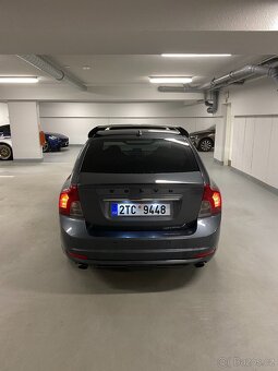 Volvo s40 D5 R design tažné plná výbava - 3