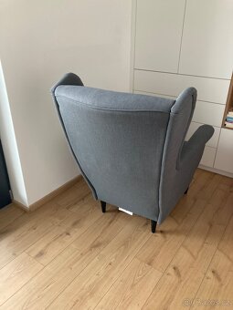 Křeslo ušák Ikea Strandmon tmavě šedá - 3