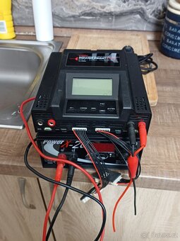 nabijecka a vybijecka baterii k RC modelum - 3