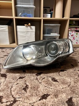přední xenonove světla na VW Passat B6 - 3