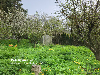 Prodej stavebního pozemku 1253 m2 - 3