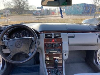 Mercedes Benz E 280 W 210 elegance 150kw, 5st. automat - 3