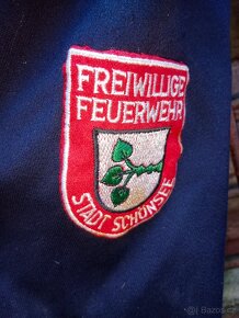 Hasičské uniformy 3 ks, sekery 2 ks, helma, špičky - 3