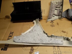 Subaru Legacy pravý kryt palubky 66073AG080 - 3