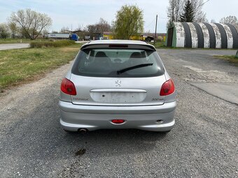 Peugeot 206 1,6 65kw - 3