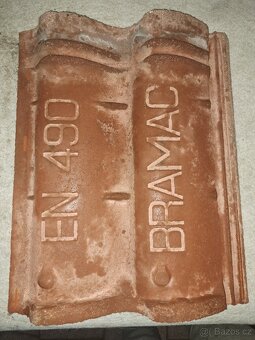 Střesní tašky BRAMAC EN 490- zachovalé cca 175-180ks - 3
