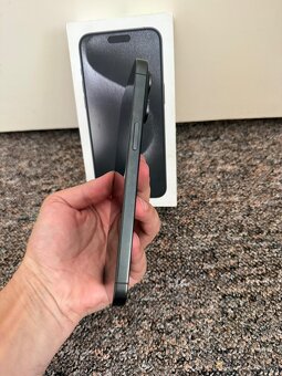 Apple iPhone 15 Pro Max 256gb. TOP stav, zaruka do 2/26. - 3