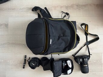 Nikon D5200 s 2 objektivy a bleskem - 3