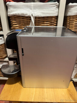Kávovar Nespresso DeLonghi Lattissima EN720.M - 3