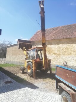 Kolový bagr JCB 3CX - 3