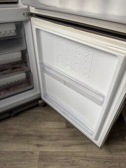 Kombinovaná lednice s mrazákem - 3