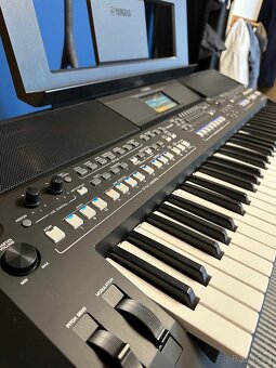 V ZÁRUCE - Klávesy/elektrické piano Yamaha PSR-SX600 - 3