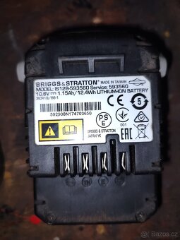 Nabíječka+ baterie Briggs & Stratton - 3