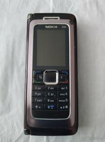 Nokia E90 Communicator Mocca - 3
