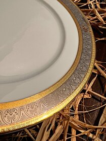 Dekorativní porcelánový talíř mělký zlacený značený Thun - 3