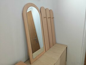 Dřevěná skříň + zrcadlo do předsíně - 3