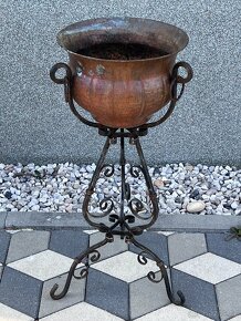 Starý stojan s květináčem kované železo a měď - 3