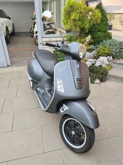 Vespa 300 GTS - 3