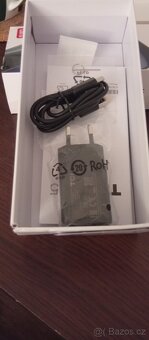 Mobilní telefon TCL - 3
