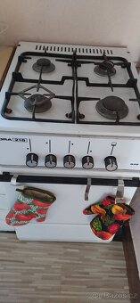 nabízím plynový sporák na PB + 2 PBx a10 kg - 3