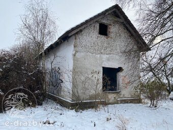 Dražba rodinného domu (na pozemku jiného vlastníka) v obci M - 3