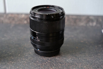 SLEVA - Prodám výborný pevný objektiv fujifilm 33mm f1.4 - 3