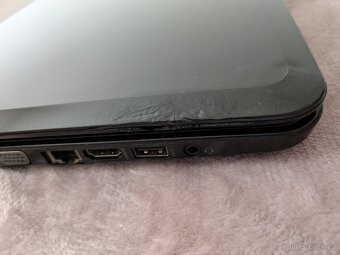 Notebook HP 15-d054sc černý lesklý - 3