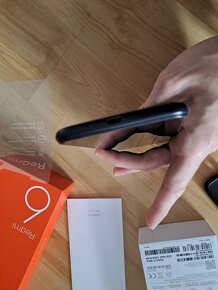 Mobilní telefon Xiaomi Redmi 6 - 3