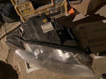 Audi a4 b7 xenonové světlomety - 3