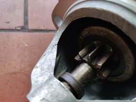 Novy starter Bosch na Mercedes-Benz W123 a jine - 3
