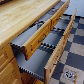 Kuchyňská linka se spotřebiči - 3