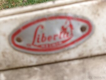 prodám starý kočárek zn.LIBERTA Mělník a další..... Starý dě - 3