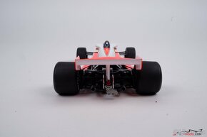 McLaren M23 - Jochen Mass (1976), VC Nemecka, 1:18 MCG - 3