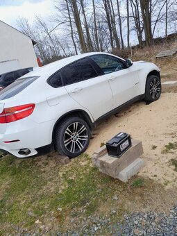 Prodám havarované Bmw X6 4.0d bez motoru - 3