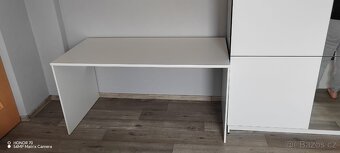 Psací stůl bílé barvy a kancelářské křeslo - 3