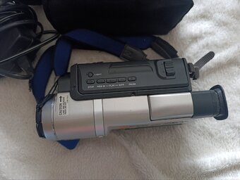 Videokamera Sony CCD-TRV108 - 3