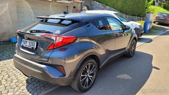 Toyota C-HR 1.2 TSI,85 kw,4x4 automat - 3