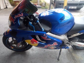 Honda CBR600F 4 - 3