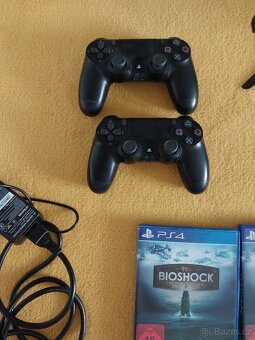 Playstation 4 slim set Vše dohromady - 3