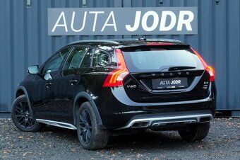 Volvo V60 Cross Country 2.4 D4 AWD 162 kW ČR, Tažné - 3